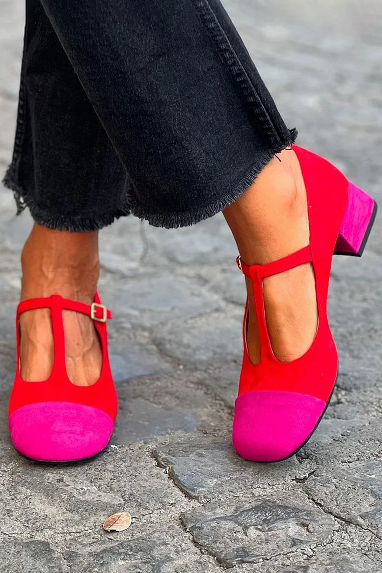 Rote Patchwork-Pumps mit breitem Absatz, rundem Zehenbereich, Schnalle und T-Riemen