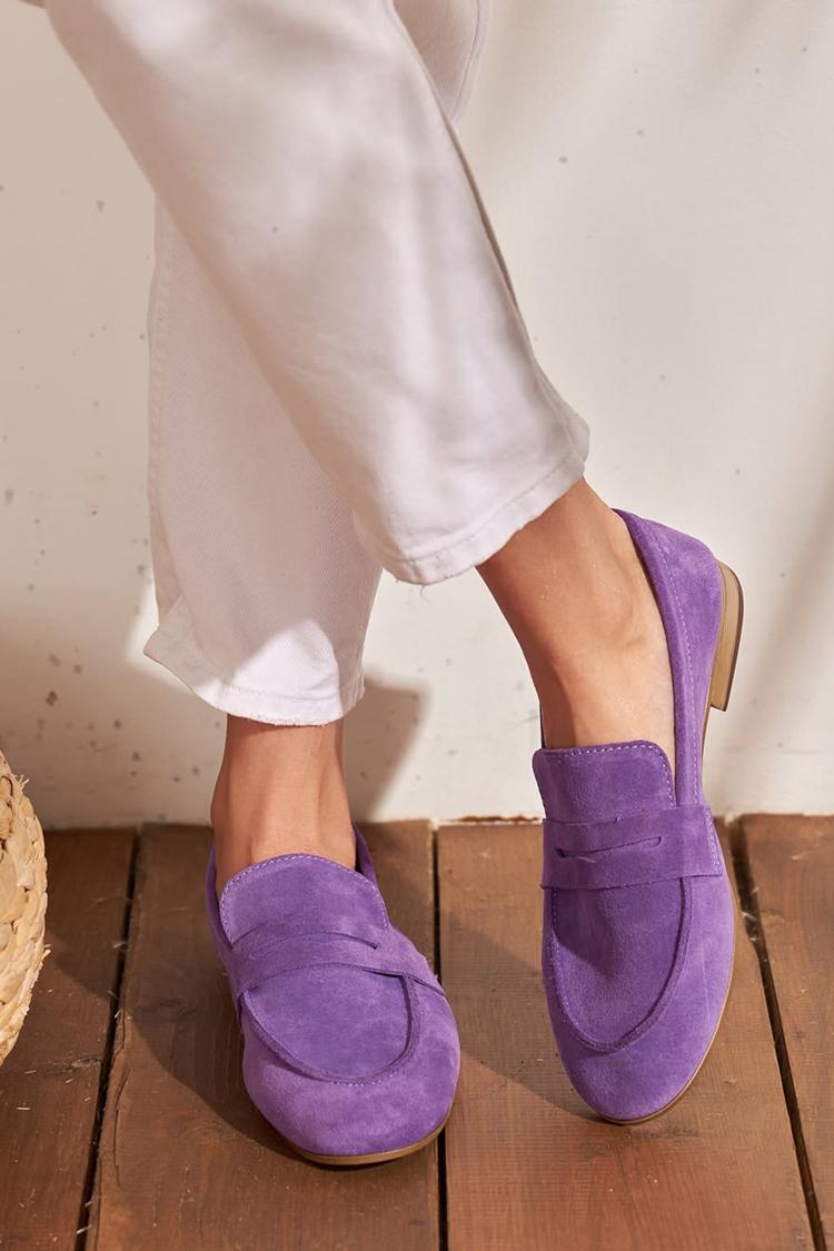 Violette Patchwork-Mokassins mit runder Spitze