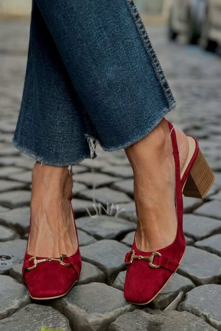 Olivefarbene Wildleder-Slingback-Pumps mit Blockabsatz