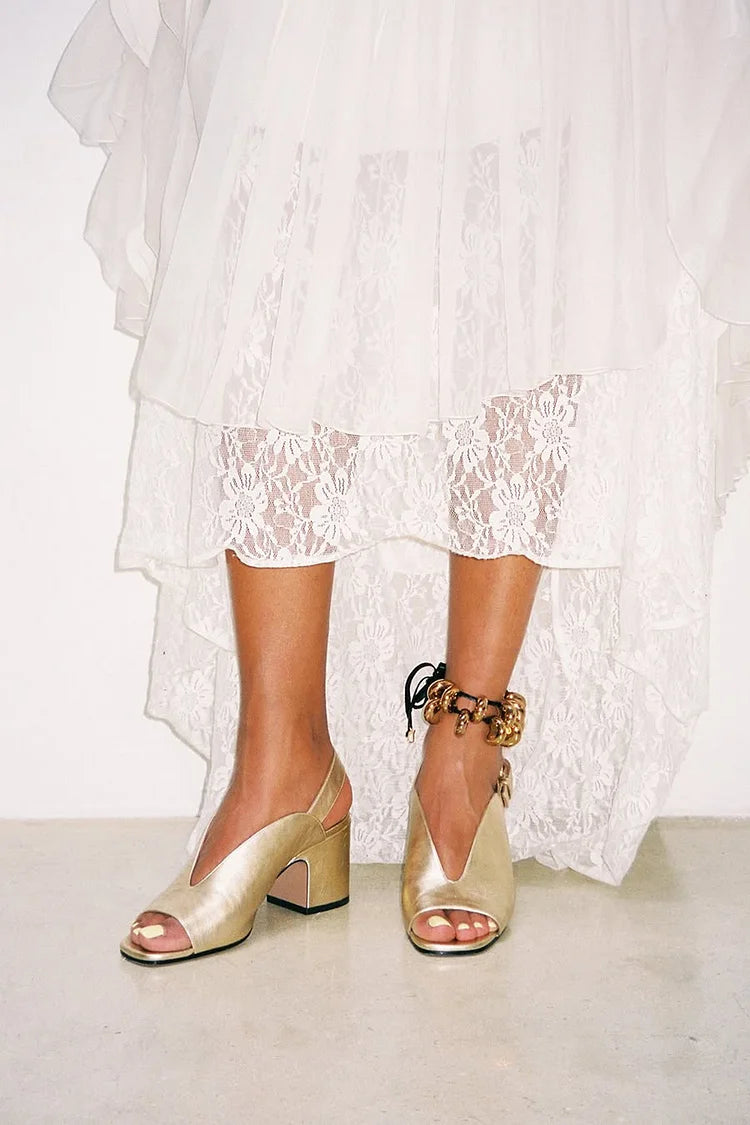 Glänzende metallische Gold Slingback Peeptoe Pumps mit breitem Absatz