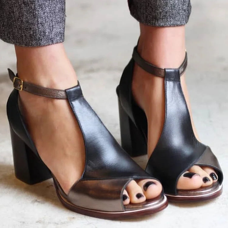 Schwarze Peep-Toe-Pumps mit Patchwork-Design, breitem Absatz und Knöchelriemen