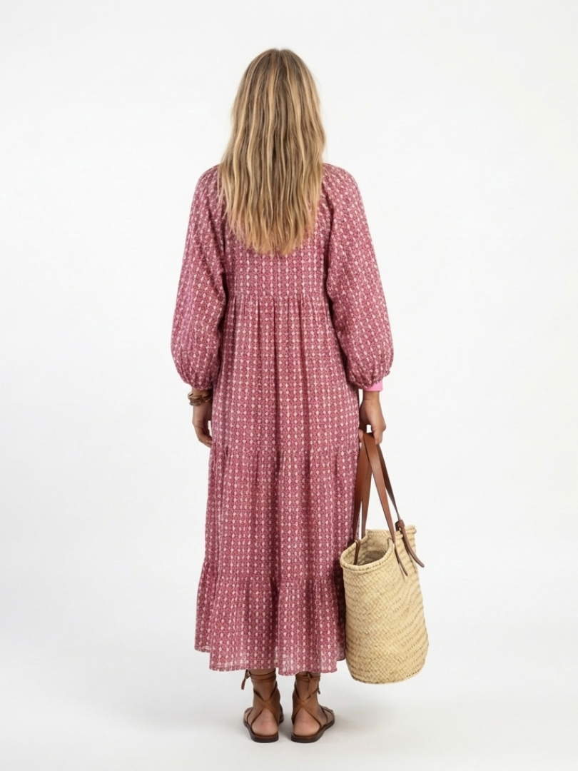 "Arlette | Midi-Kleid mit langen Ärmeln" can be rewritten as "Arlette | Midi-Kleid in Langarm-Design".