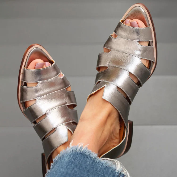 Spitz zulaufende Cut-out Ballerinas im lässigen Slip-On-Stil