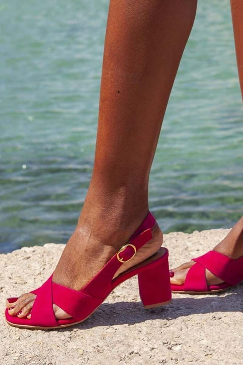 Wildleder Slingback-Sandalen mit Kreuzriemen und Blockabsatz