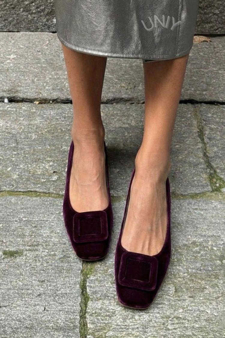 Velsche Ballerinas mit quadratischer Spitze und Schnalle