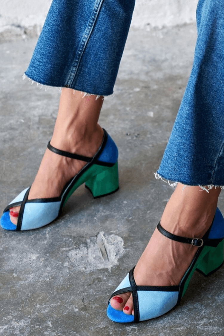 Farbblock-Stiletto-Pumps mit Schnalle und T-Riemen