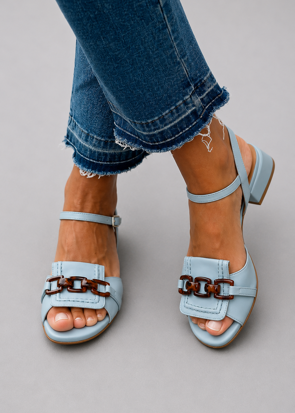 Celestria™ - Sandalen mit Ketten-Detail
