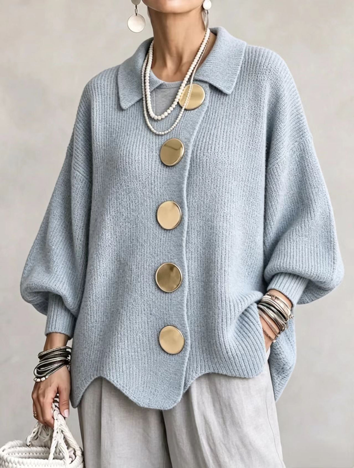 Victoire | Cardigan oversize avec boutons dorés imposants