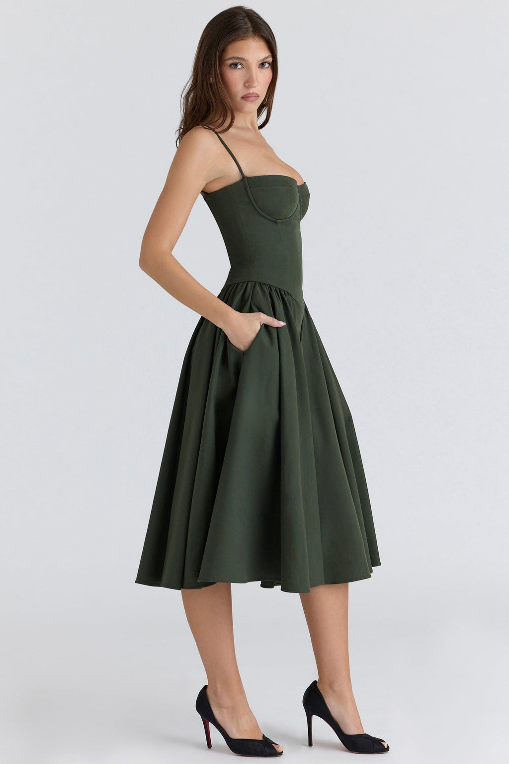 "NOVA | Korsettkleid" can be rewritten as "NOVA | Korsett Dress".