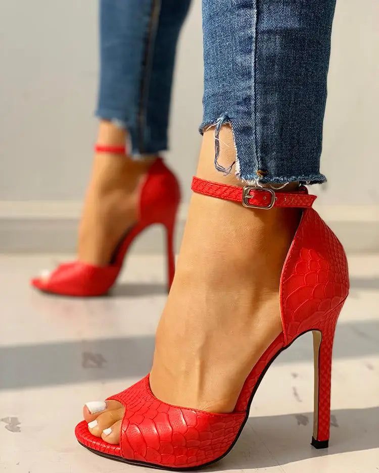 PLASIA | Elegant orthopedic high heels for comfort and style