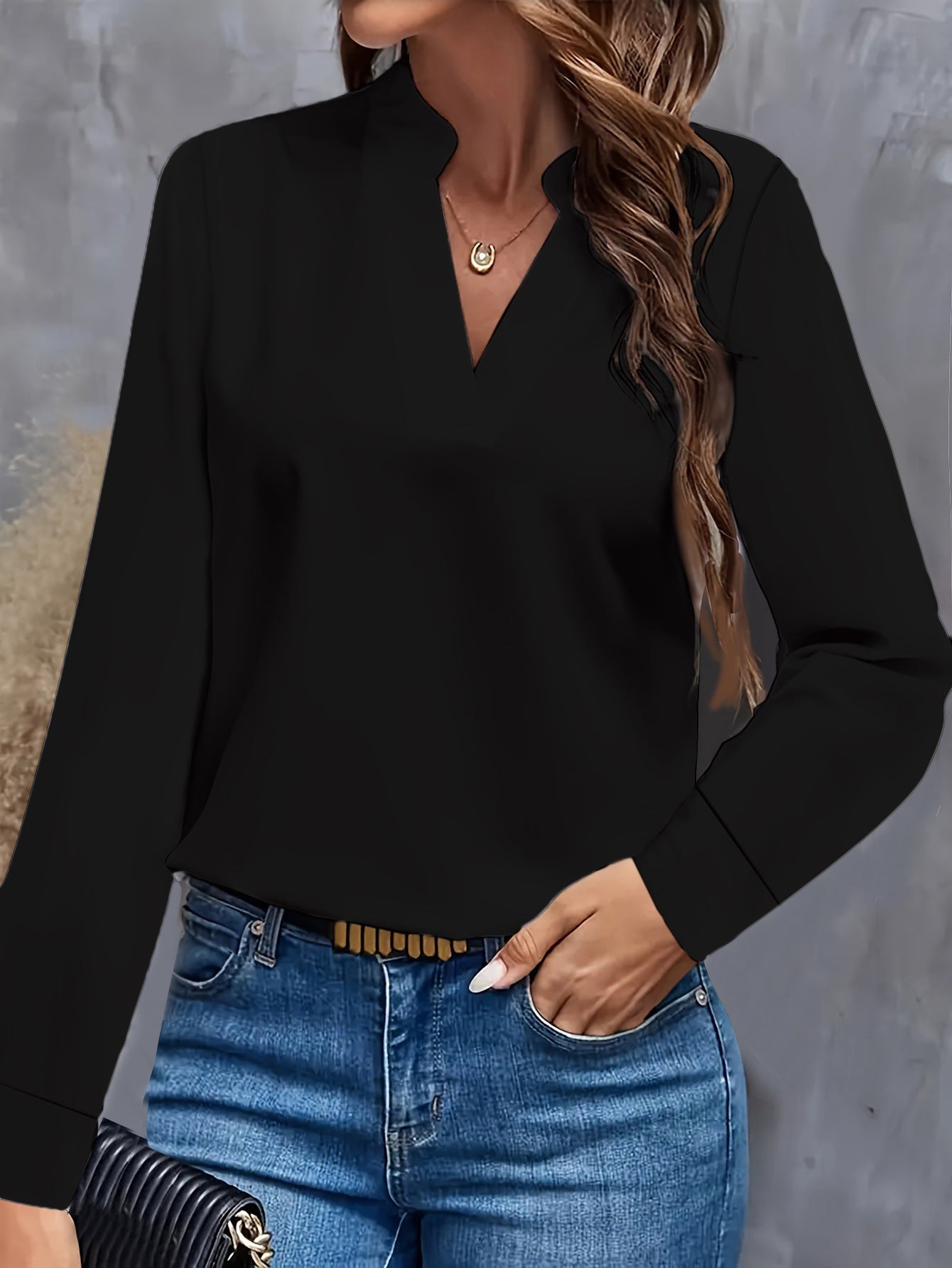 Alexandra Elegante Damenbluse mit V-Ausschnitt