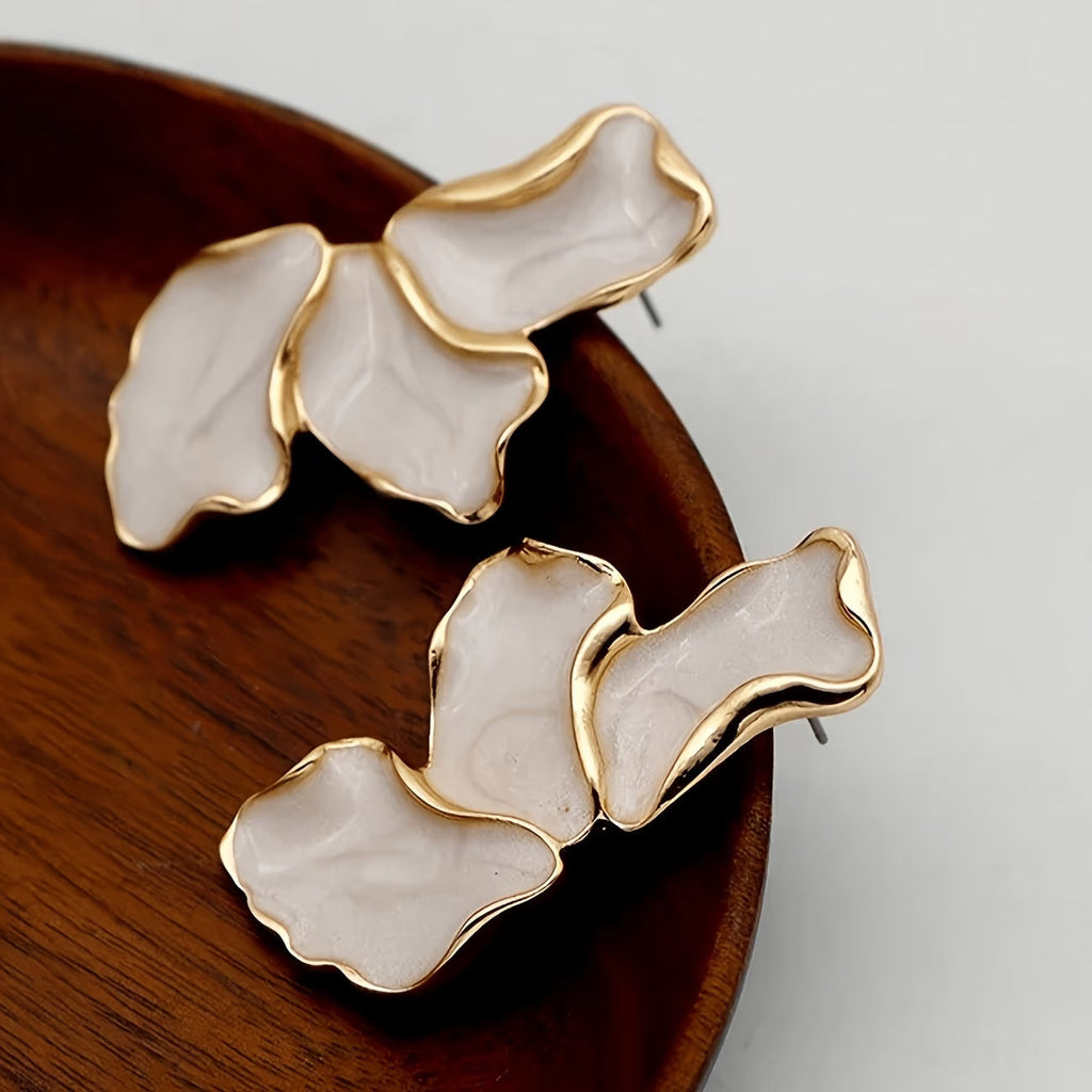 Perlen-Blütenblatt-Ohrringe