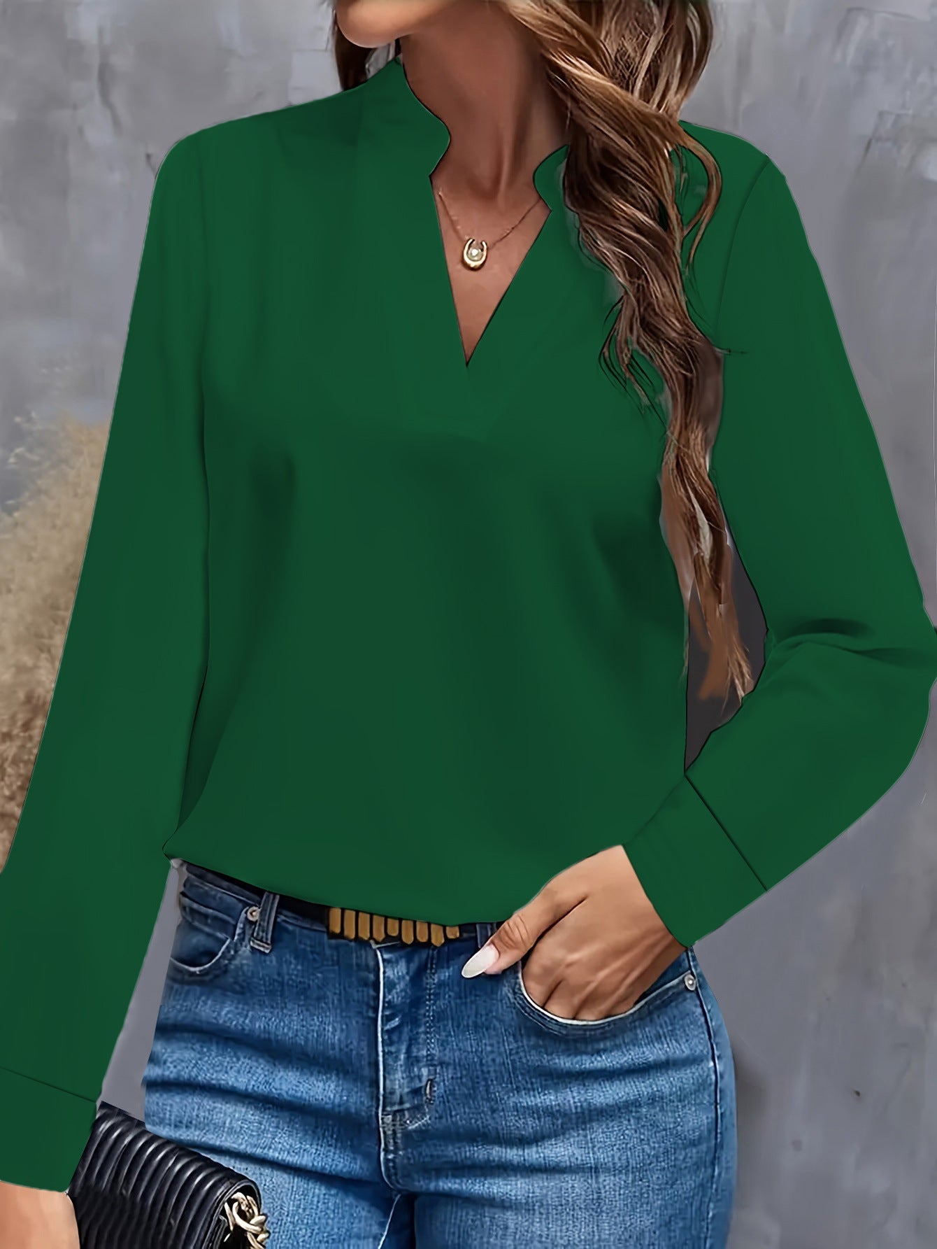 Alexandra Elegante Damenbluse mit V-Ausschnitt