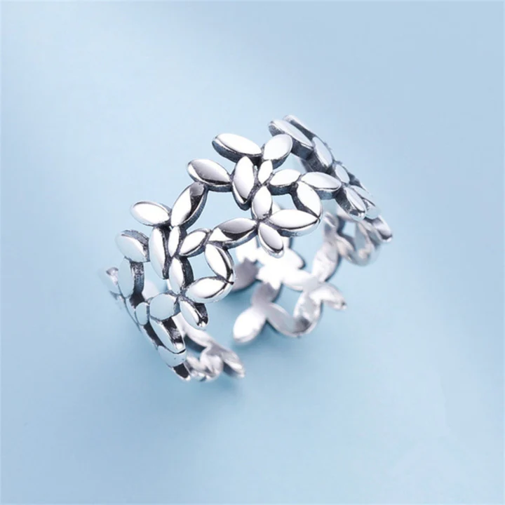 Bagues anciennes en argent en forme de feuilles