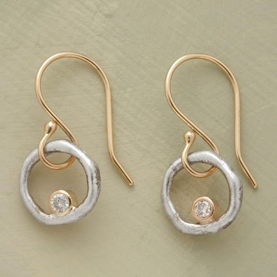 Vintage-Ohrstecker in Gold und Silber mit Zirkonia