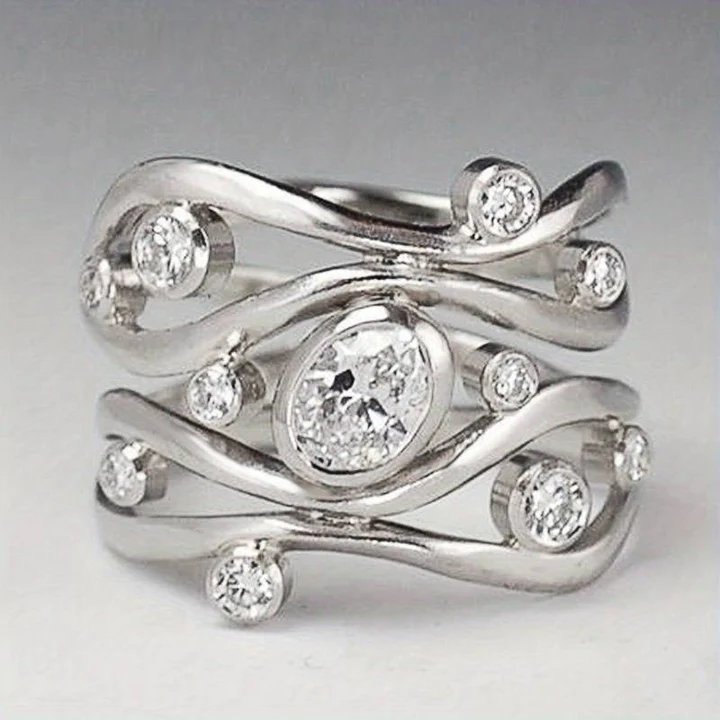 Bague vintage en argent de forme irrégulière avec zircone