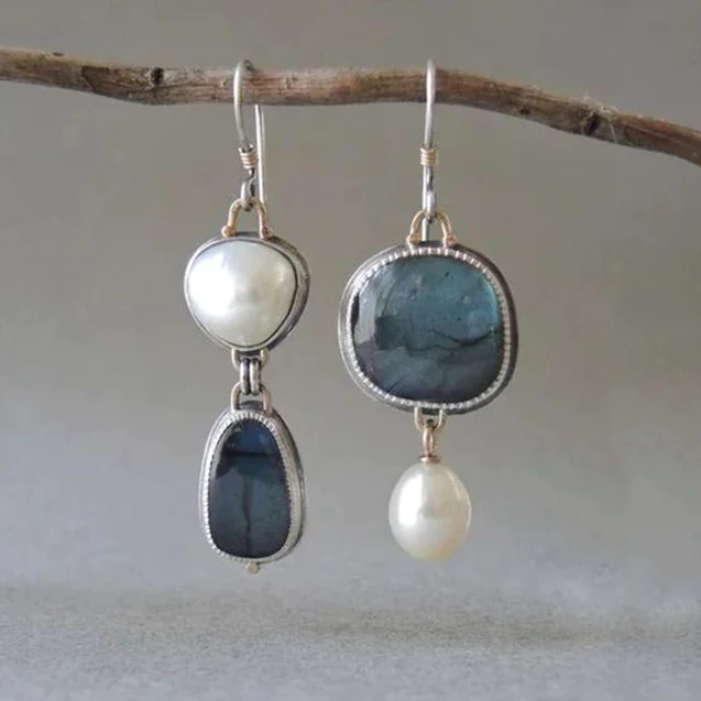 Boucles d'oreilles vintage en argent avec des pierres naturelles