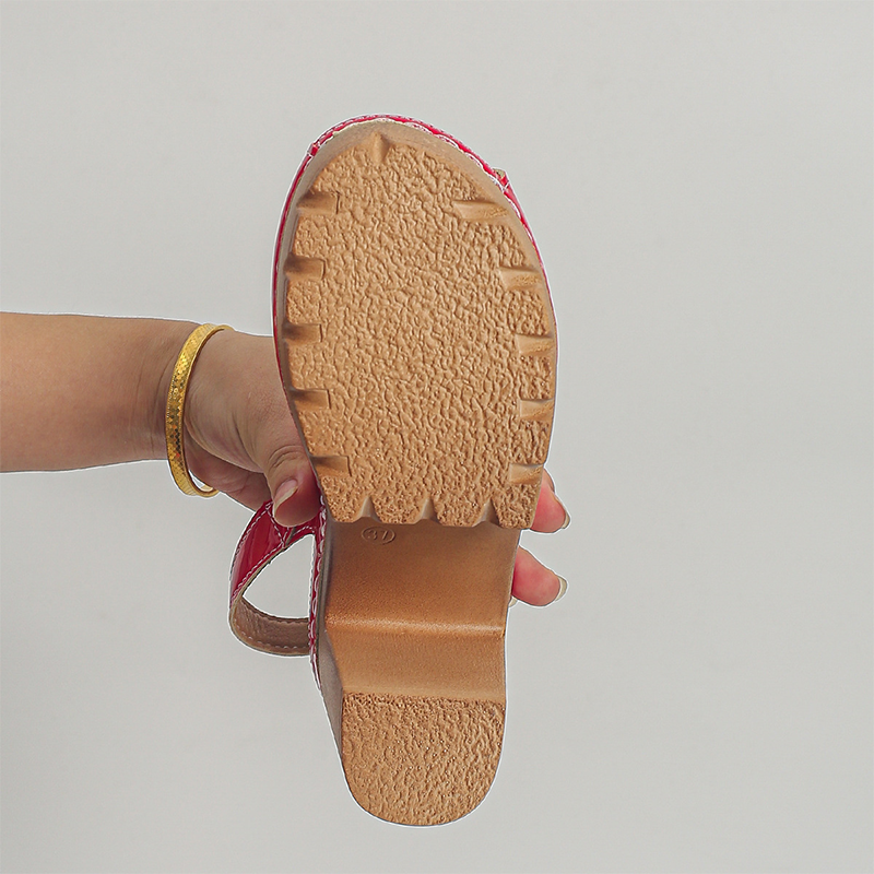 Alessia - Peep-toe chain shoe